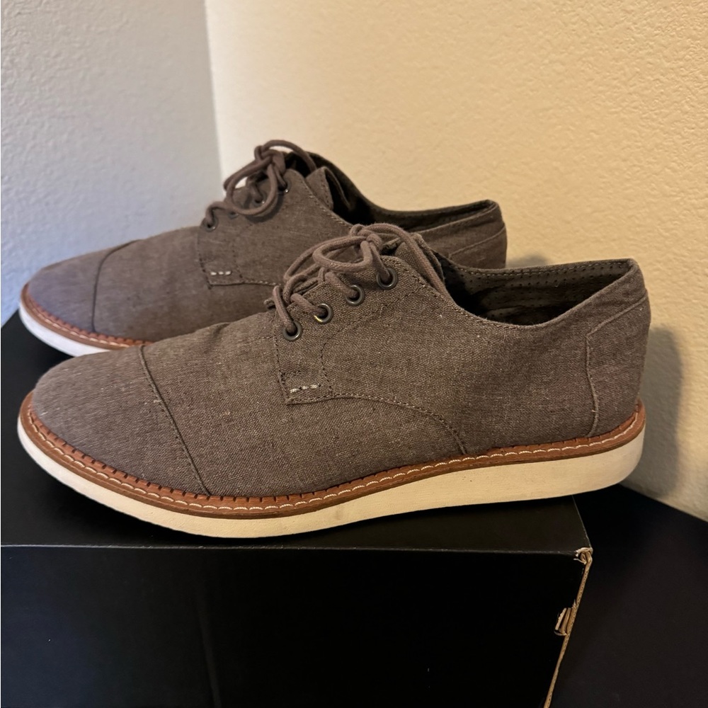 Toms Footwear - Mens size 10